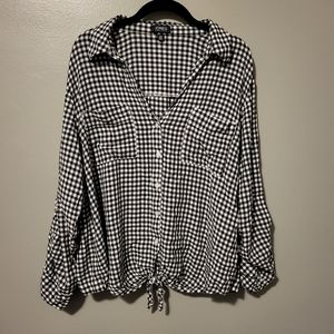 Size XXL Jones New York Black & White Button Down Top